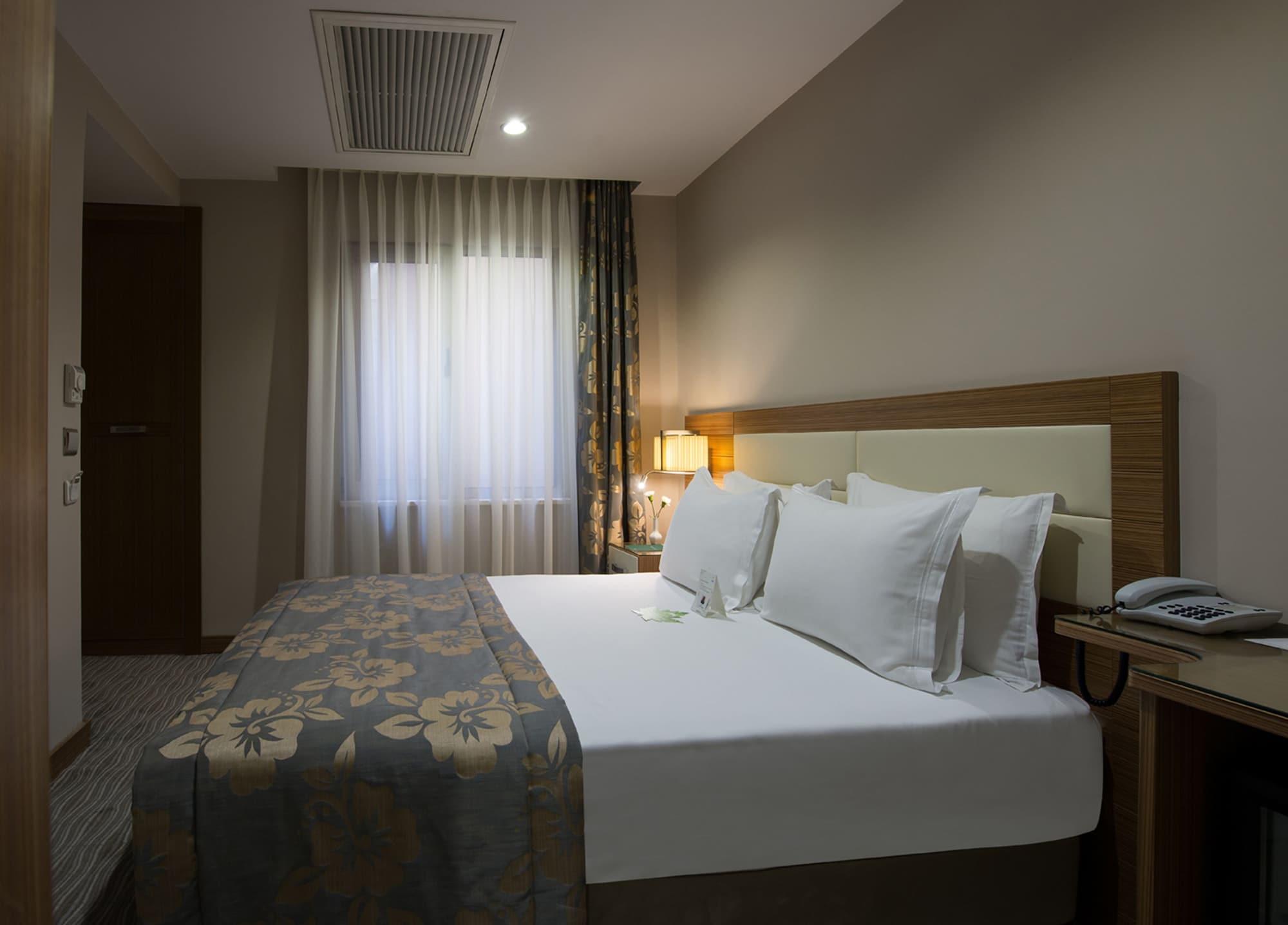 Yasmak Comfort Hotel Istanbul Exterior photo