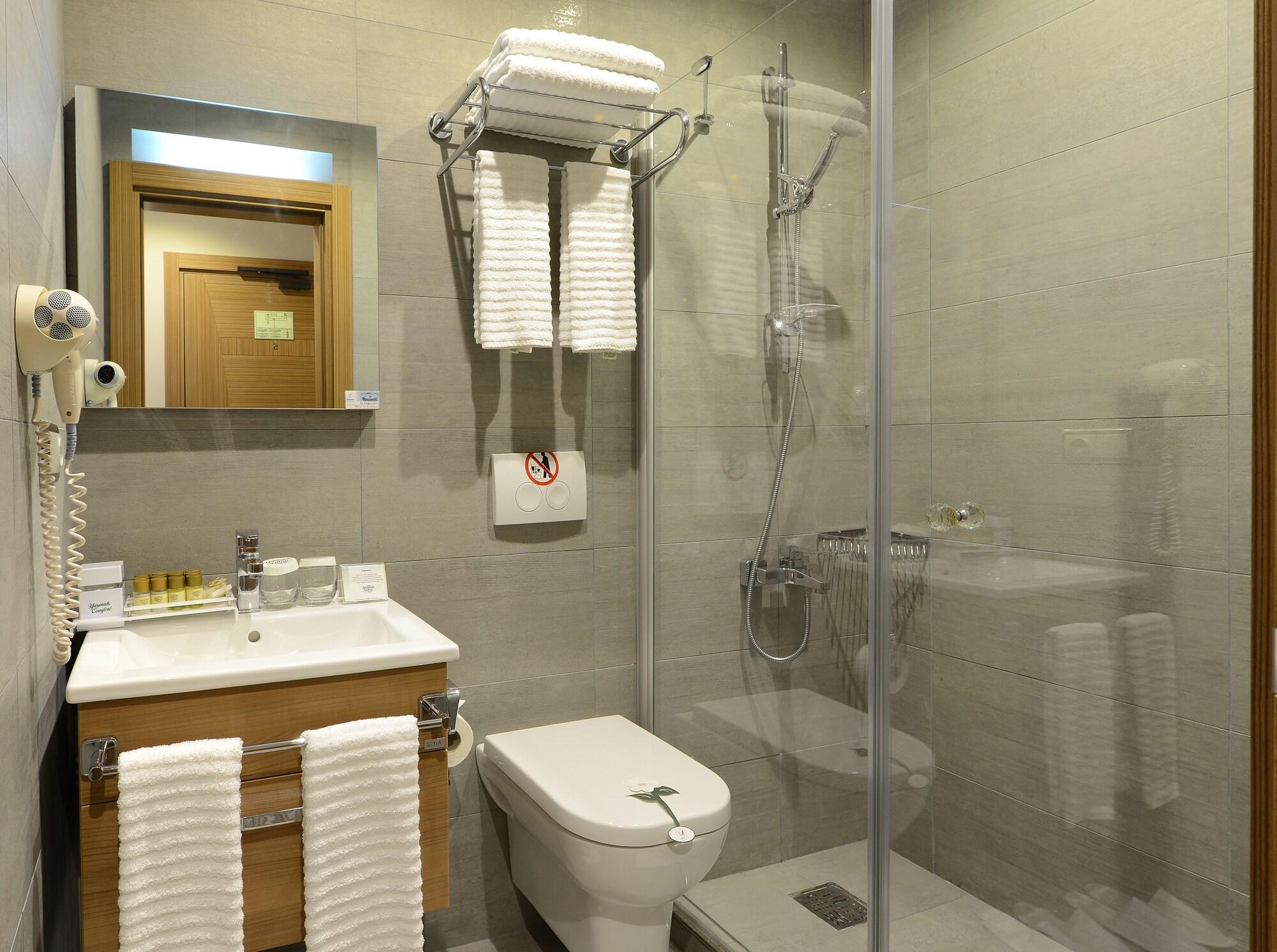 Yasmak Comfort Hotel Istanbul Exterior photo