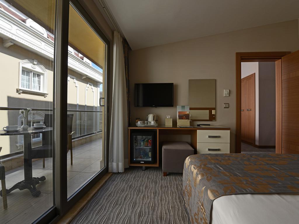 Yasmak Comfort Hotel Istanbul Exterior photo